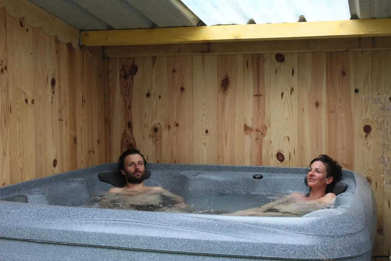 Bed and Breakfast La Grande Ourse Campan 0*,